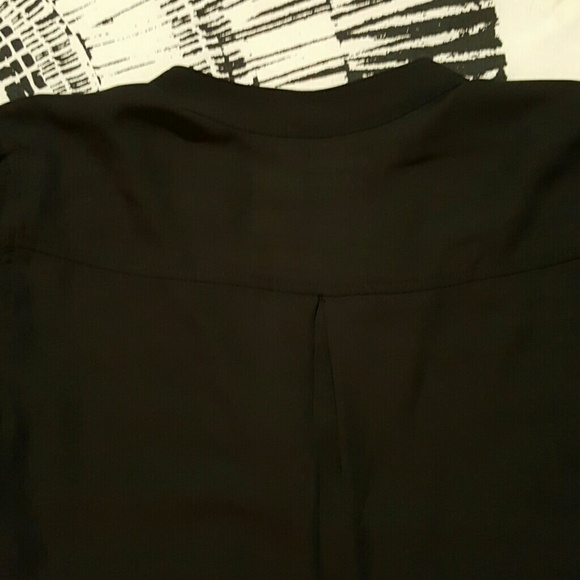 LAST CHANCE SALE! Black light weight blouse - Picture 4 of 4