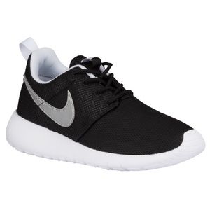 ROSHE BLACK SLIVER WHITE