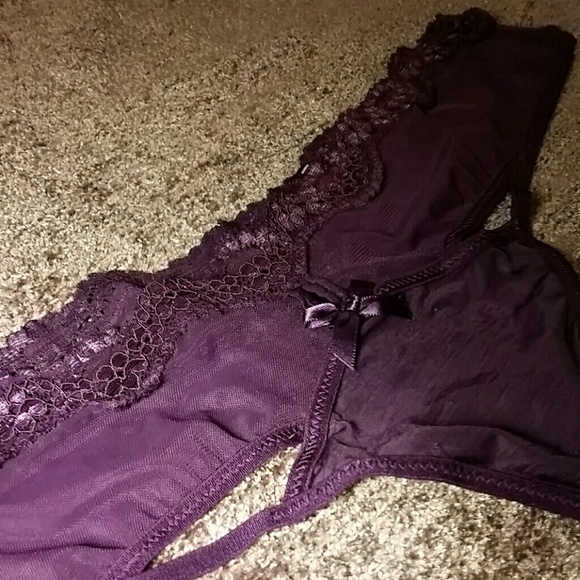 PRICE DROP!! VERY SEXY Thong VS M Lace Cutout Bows