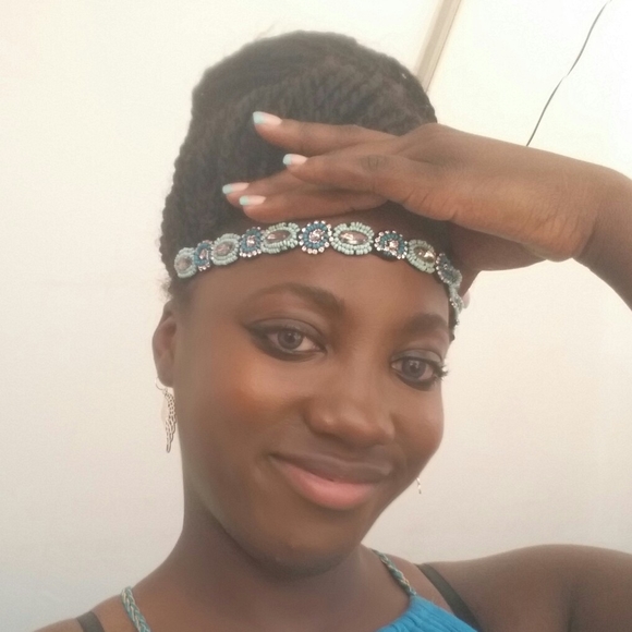 Meet your Posher, April - Picture 1 of 1