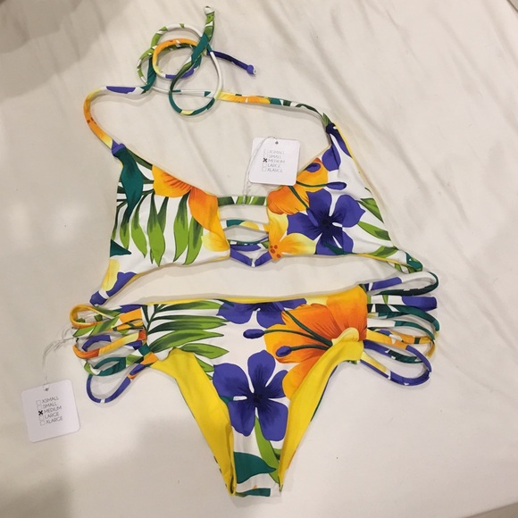 ✨NWT+Reversible✨Haley Raye Swimwear
