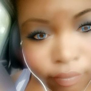 Meet your Posher, Candis