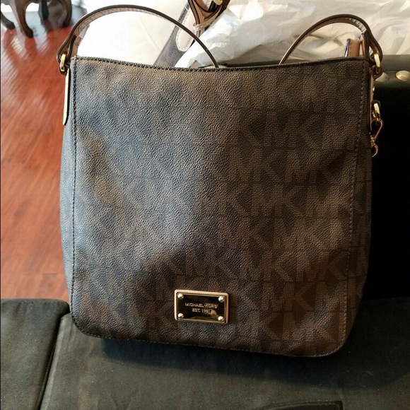 Micheal Kors signature crossbody