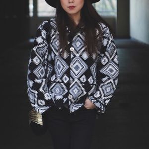 ⛔️UNTIL 1/2/2017⛔️ Aztec design jacket