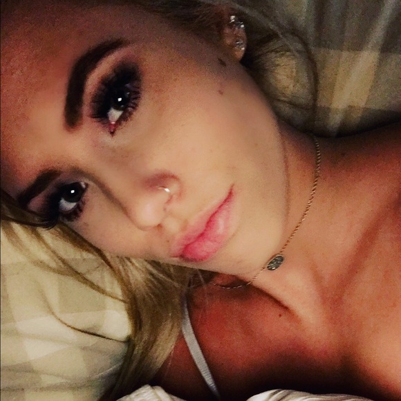 Meet your Posher, Brianna - Picture 1 of 1