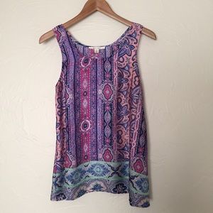 Bought at Francesca's! Gorgeous tank top!