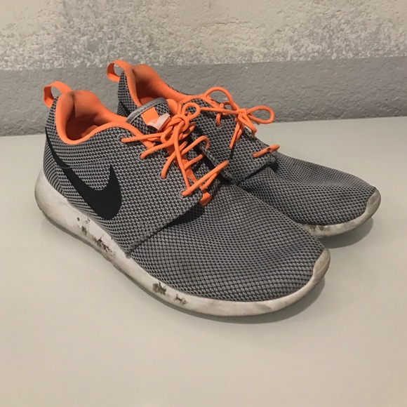 Nike roshe size 9 grey orange