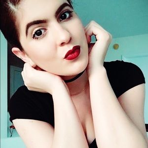 Meet your Posher, Beatriz