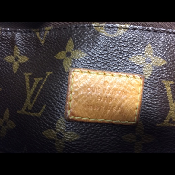 Authentic Louis Vuitton. Sully. 👛 - Picture 2 of 4