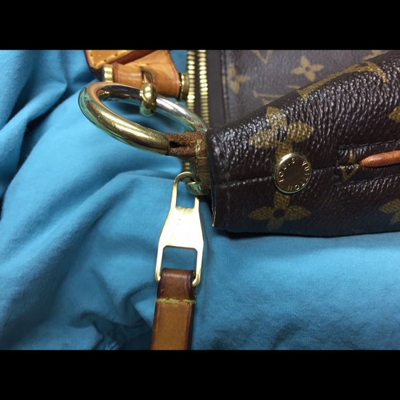 Authentic Louis Vuitton. Sully. 👛 - Picture 4 of 4