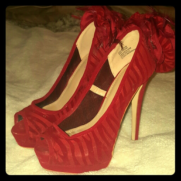 Red Pumps