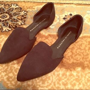 7.5 brand new Chinese Laundry Flats