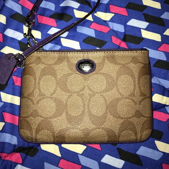Coach Handbags - Coach Wristlet