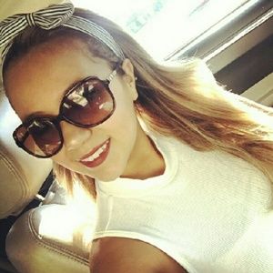 Meet your Posher, Joanna