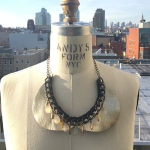 Beautiful gold collar necklace