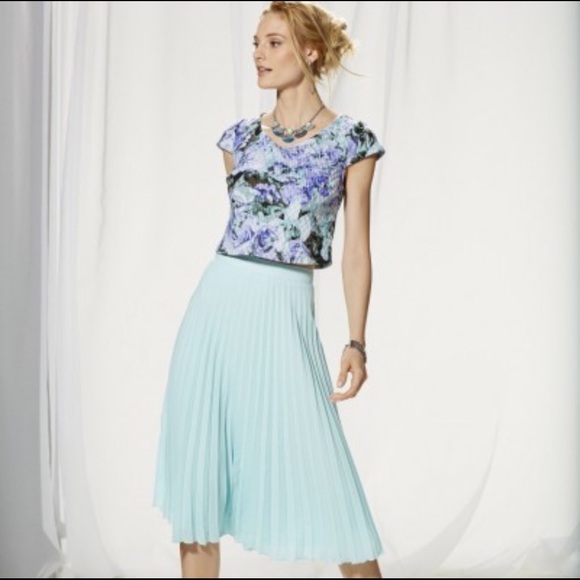 Jessica Simpson Floral Crop Top