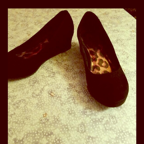 Candie's Other - Candies size 1 girls wedge heels