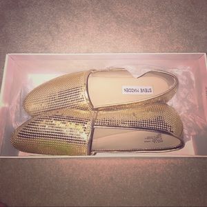 Brand new Steve Madden flats.