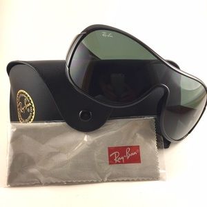 Ray-Ban Black Sunglasses