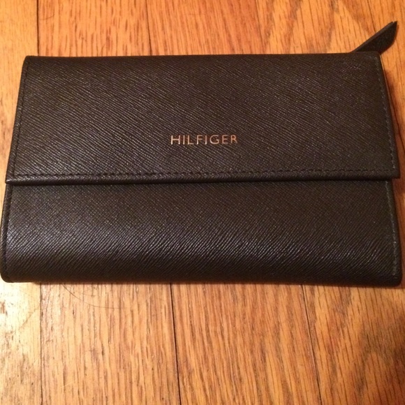 Tommy Hilfiger wallet. NWOT!
