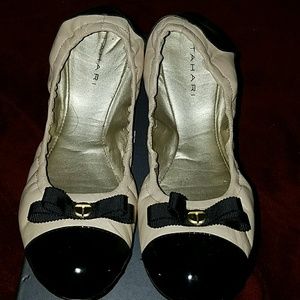 Tahari-leather/ patent leather flats