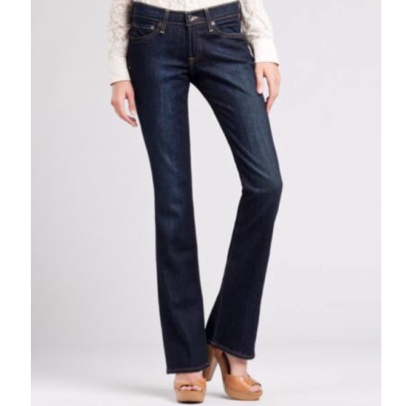 Like new Lucky Brand boot cut jeans