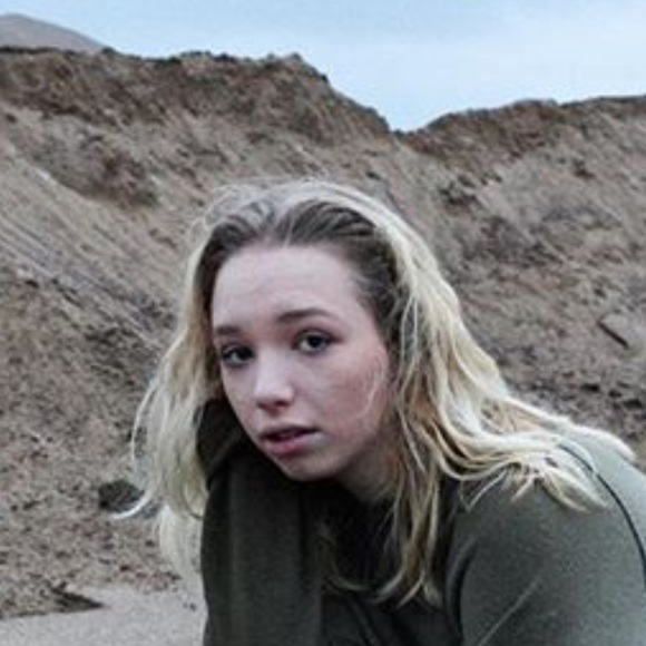 Meet your Posher, Laria