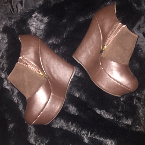 Brown Wedges Never Worn - Picture 1 of 2