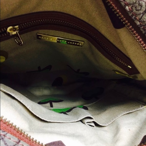 MARC BY MARC JACOBS MONOGRAM FABRIC MESSENGER BAG - Picture 4 of 4