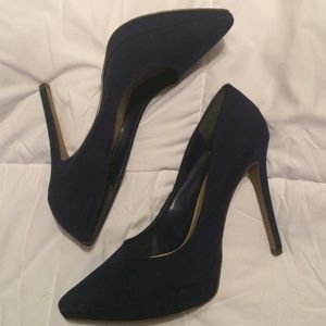 💙 Navy Blue Heels 💙