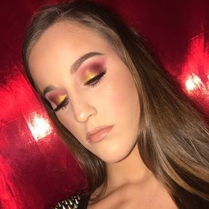 Meet your Posher, Avery