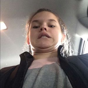 Meet your Posher, Kendra