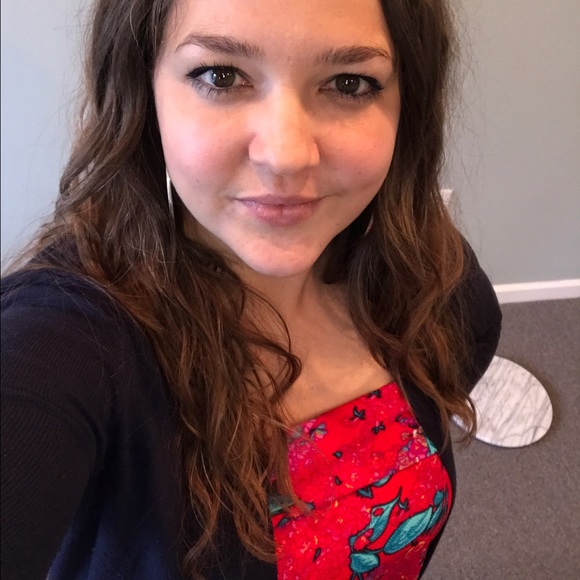 Meet your Posher, Pamela - Picture 2 of 7