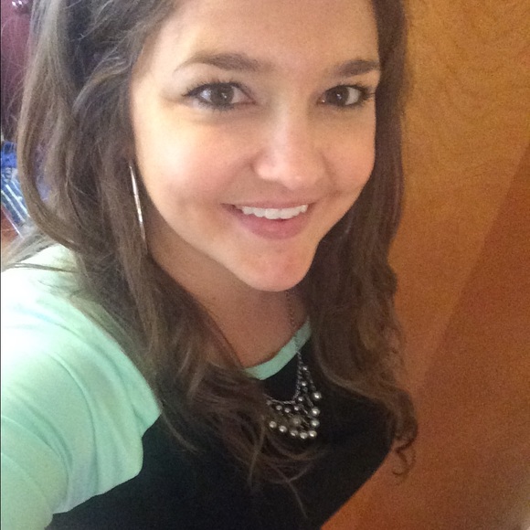 Meet your Posher, Pamela - Picture 3 of 7