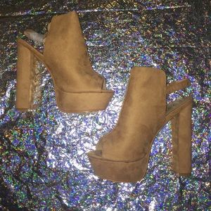 BRAND NEW CATHY JEAN HEELS 🎀✨💎