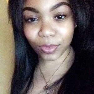 Meet your Posher, Tia