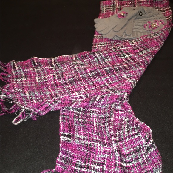 Hat, gloves, & scarf set