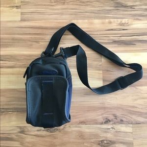 Classic mini black camera bag by Targus 7in by 3in