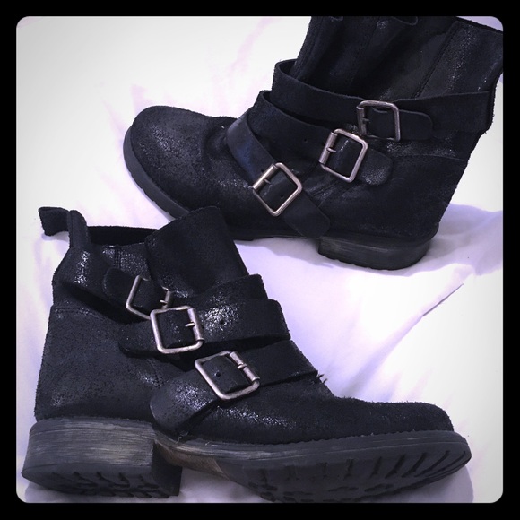 Steve Madden black buckle combat bootie