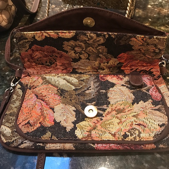 Floral Crossbody Bag - Picture 2 of 4