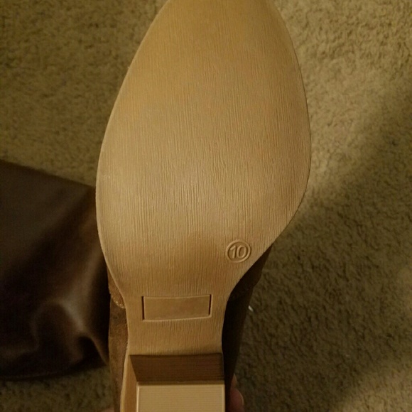 Tan boots - Picture 3 of 3