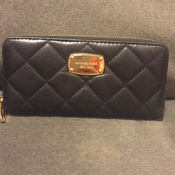 Quilted black leather Michael Kors wallet