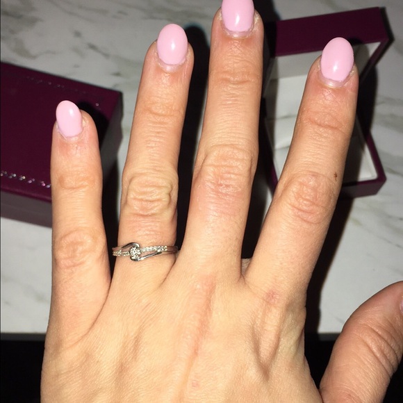 White gold diamond promise ring