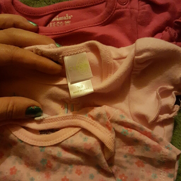 A bundle of 4 girls onesies, 3 NB & 1 3months- - Picture 3 of 4