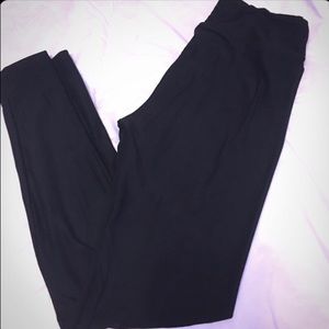 BNWT lularoe solid black OS leggings