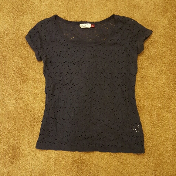Navy Size Small t-shirt
