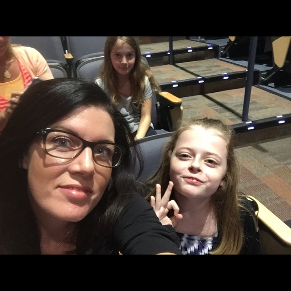 Meet your Posher, Angela - Picture 3 of 4