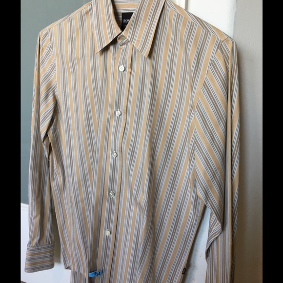 Long-sleeve collared dress shirt