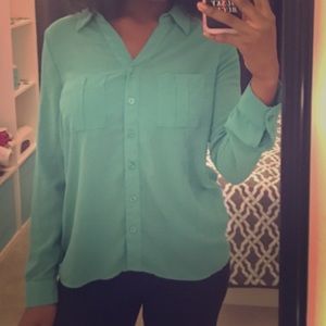 Long sleeved blue shirt 💙