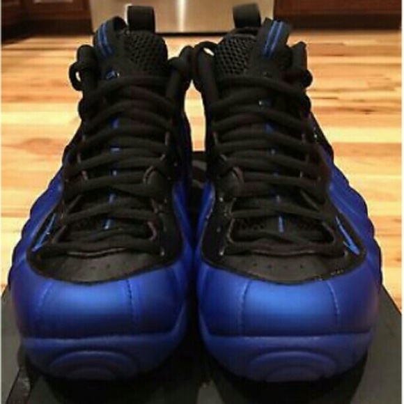 Pre-own Nike Air Foamposite Pro Hyper Cobalt Blue and Black  Nike Air Foamposite Pro Hyper Cobalt/Black